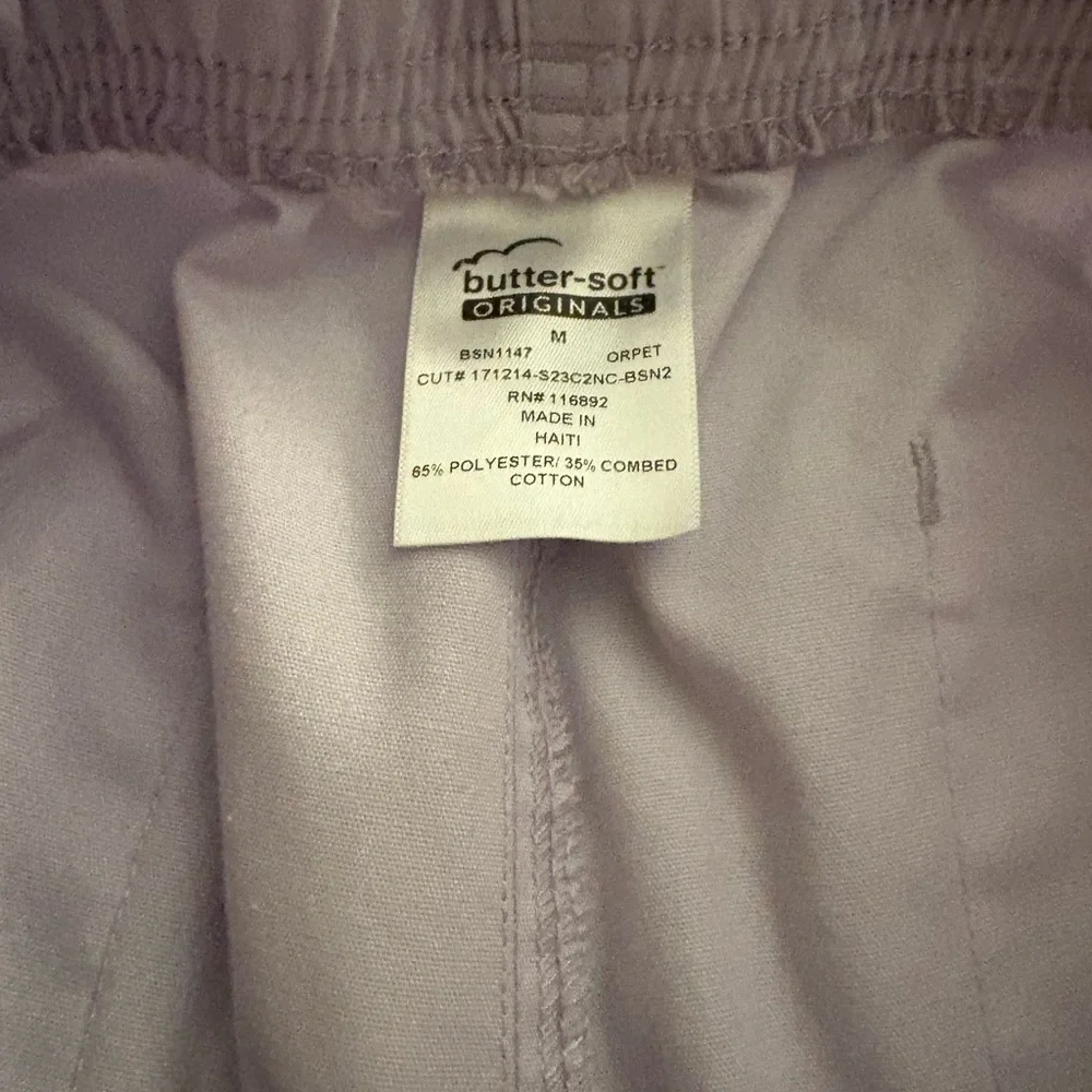 Lavender Women's scrub set - Picture 5 of 5